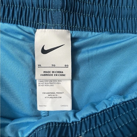 Nike XL Men’s Blue Pink Swim Shorts 9” Color Surge NWT Lined - Picture 2 of 6